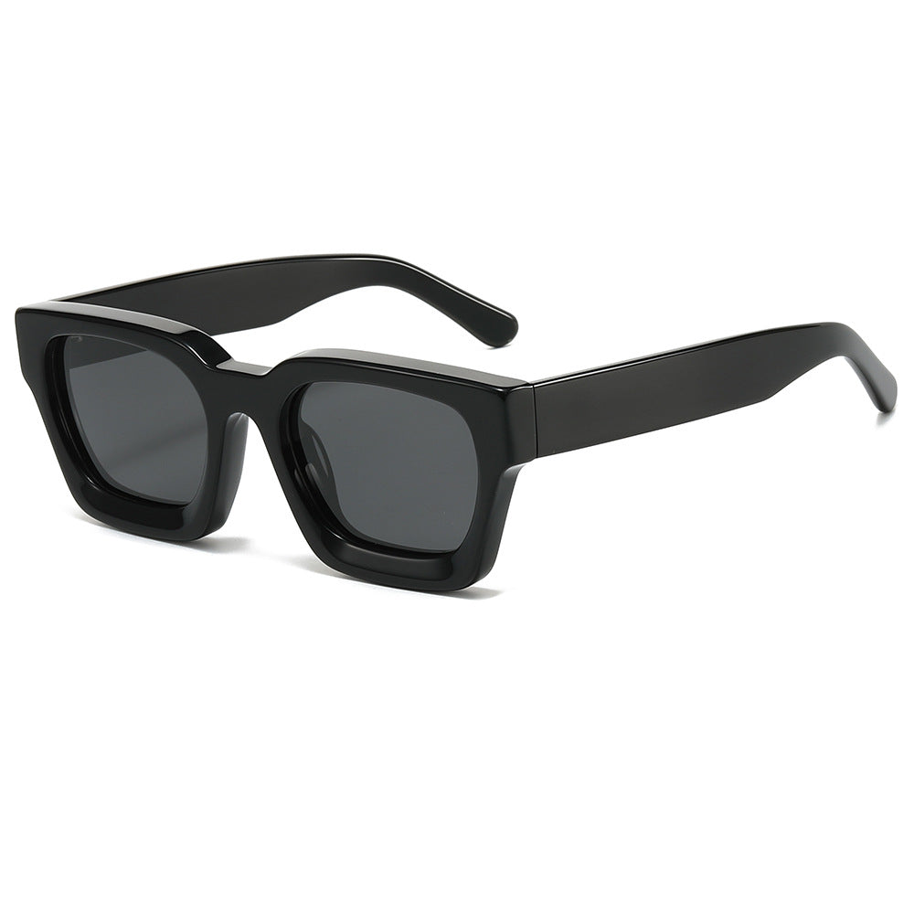 Women's designer sunglasses with modern, square frame and UV protection Bowlift