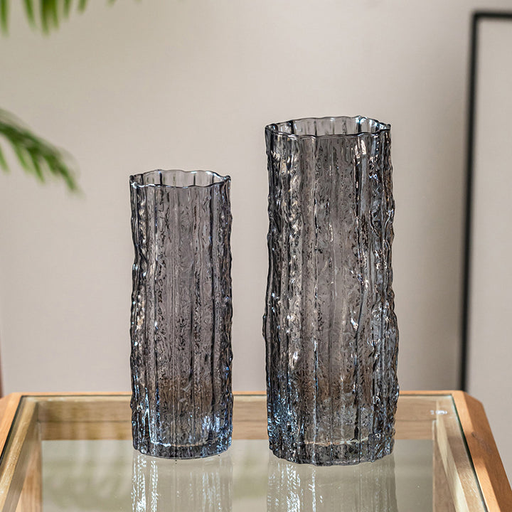 Artful Glass Vase in Modern Design Bowlift