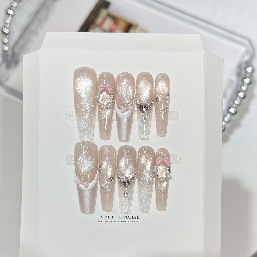 Glittery Press-On Nail Art Set with Snowflake Design Bowlift