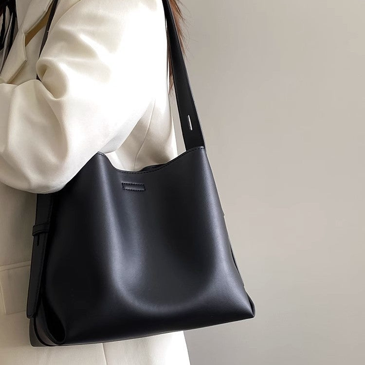Modern shoulder bag Bowlift
