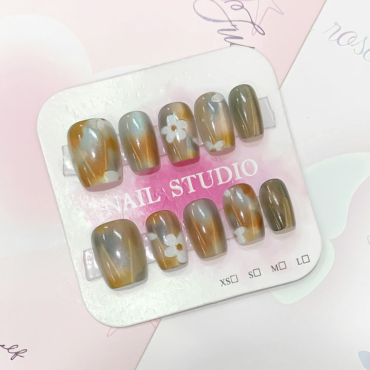 Artificial nail tips with flower design Bowlift