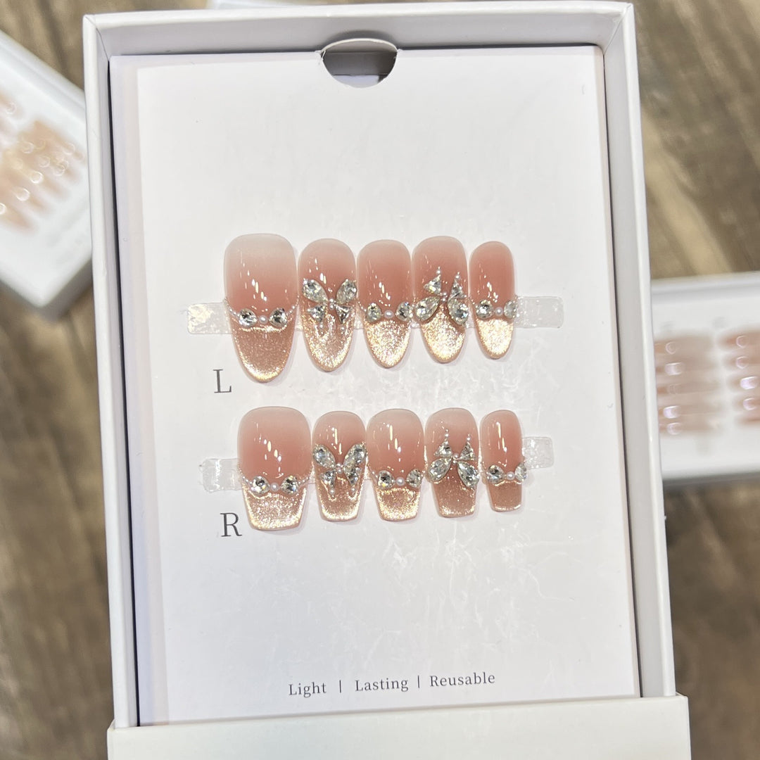 Glamorous Rhinestone-Embellished Press-On Nail Set Bowlift