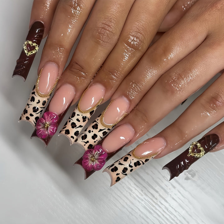 Decorative Artistic Press-On Nails Bowlift