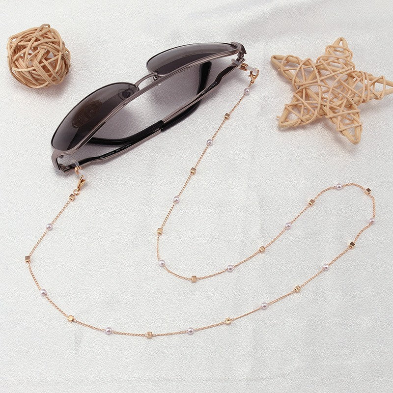 Heart Pendant Eyewear Chain Bowlift