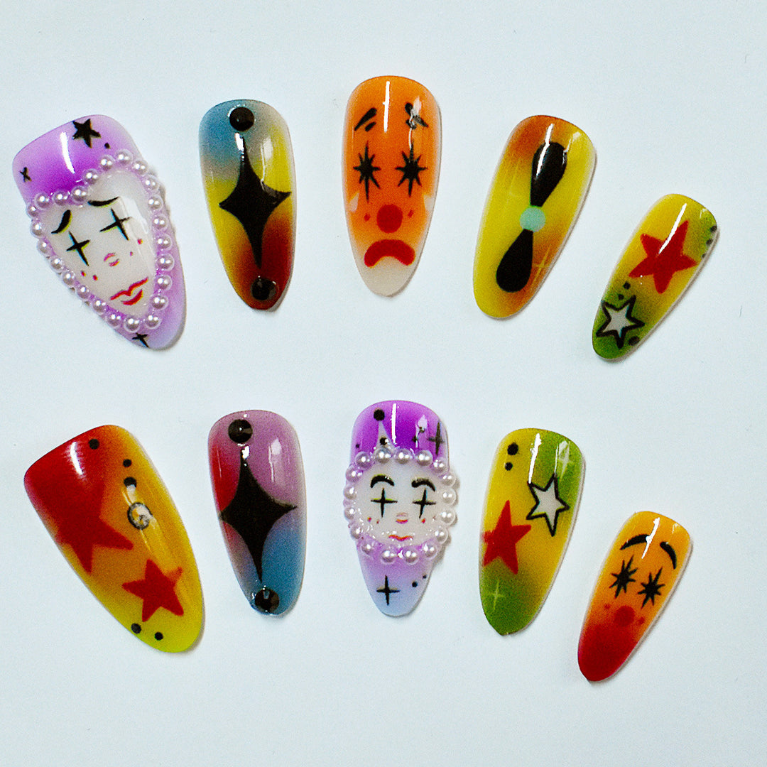 Artistic Kiss-Themed Press-On Nail Art Bowlift