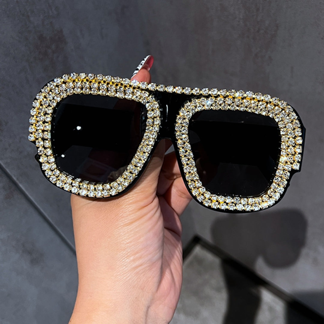 Ladies Glamorous Sunglasses with Extravagant Crystal Frame Bowlift