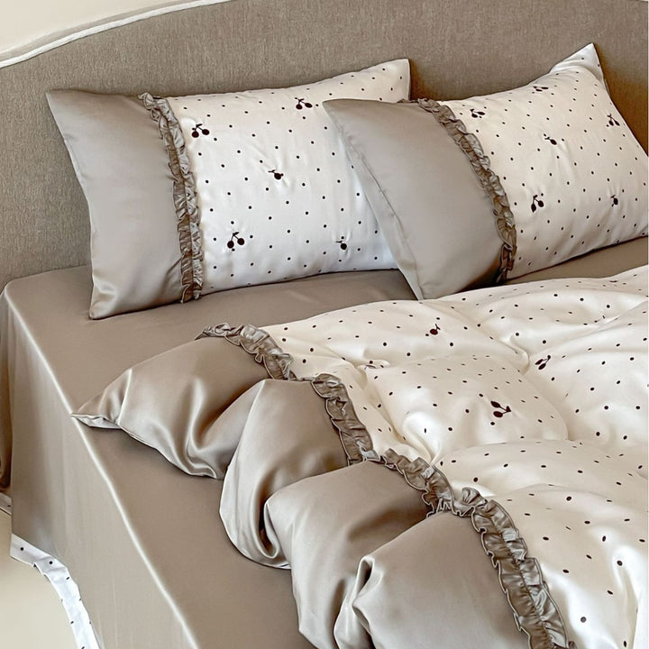 Bedding set made of cotton satin with frill edge, reversible function and fine polka dot print Bowlift