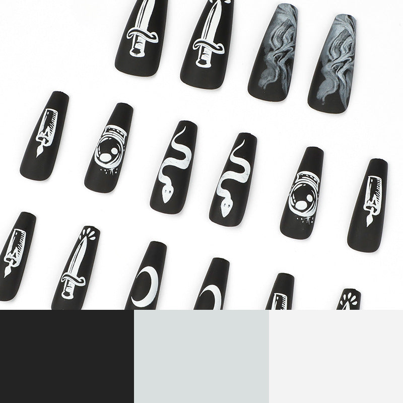 Artful nail art with mystical motifs Bowlift