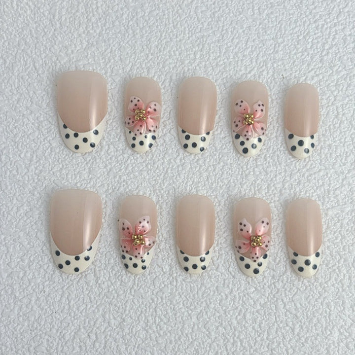 Art Nail Set with Floral Accents Bowlift