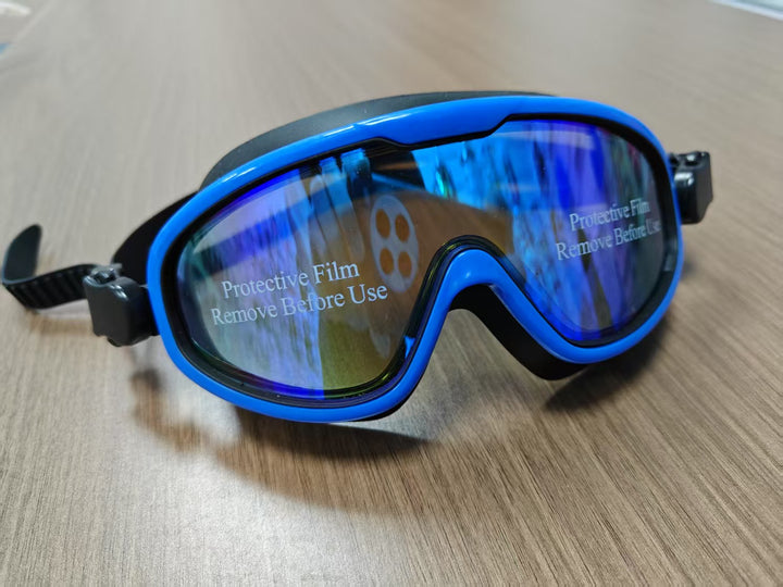 Swimming mask with anti-fog coating and ergonomic silicone frame Bowlift