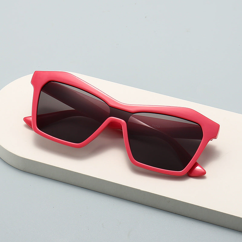 Women's Fashion Sunglasses in Modern Geometric Design Bowlift