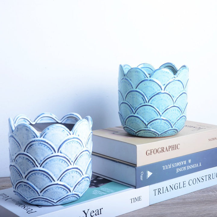 Decorative ceramic pot with sculptural design Bowlift