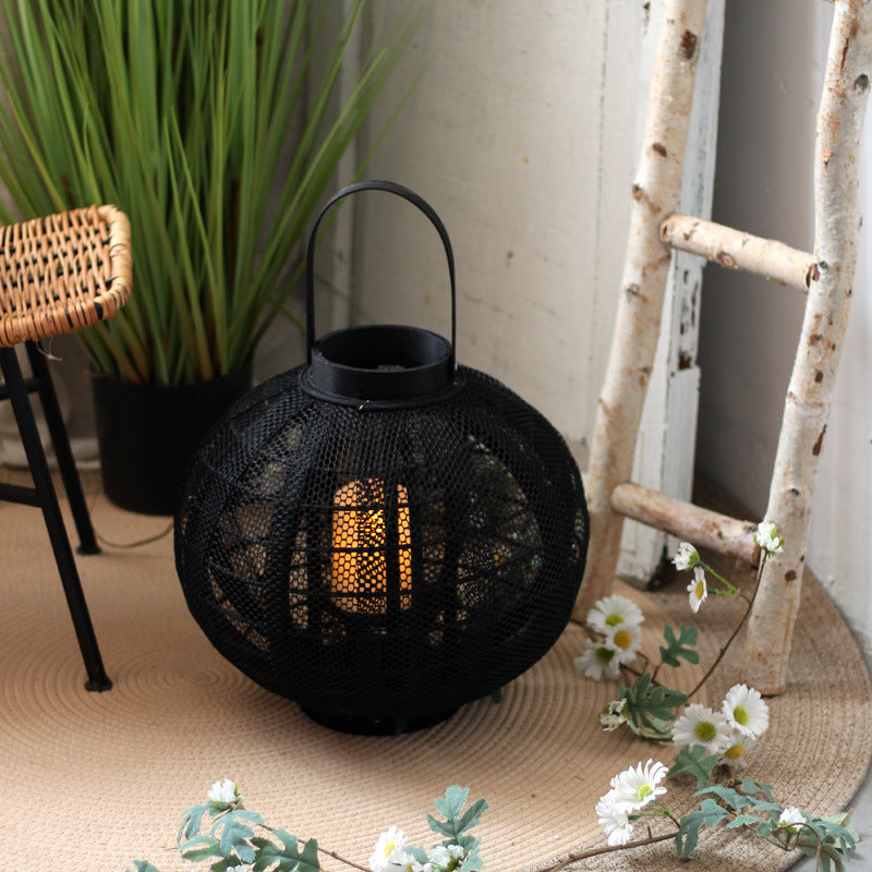 Decorative metal lantern with handle Bowlift