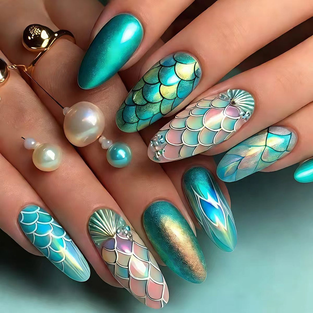 Artificial nails with scale pattern Bowlift