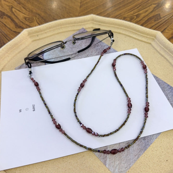 Adjustable Beaded Eyewear Chain Bowlift