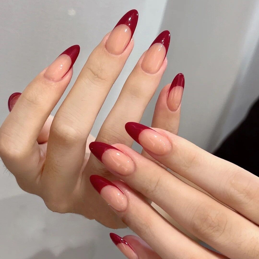 Elegant Stiletto French Tip Press-On Nails Bowlift