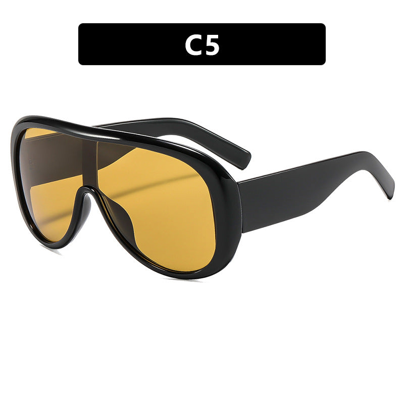 Women's oversized sports sunglasses in retro-inspired design Bowlift