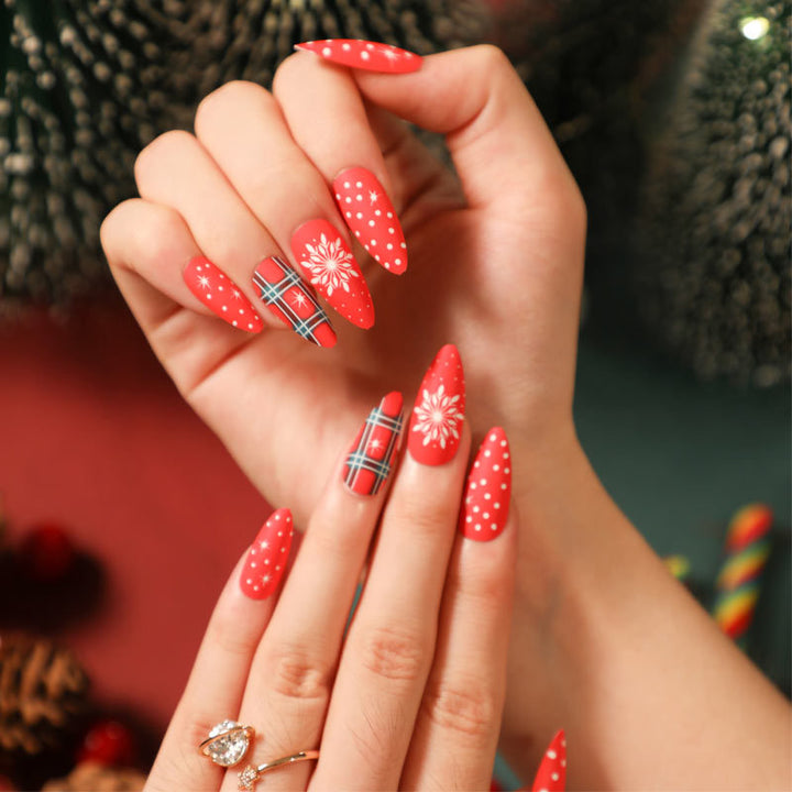 Artful stiletto nails with festive design Bowlift