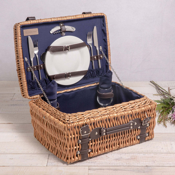 Women’s picnic basket with insulated inner compartment and high-quality dish set Bowlift