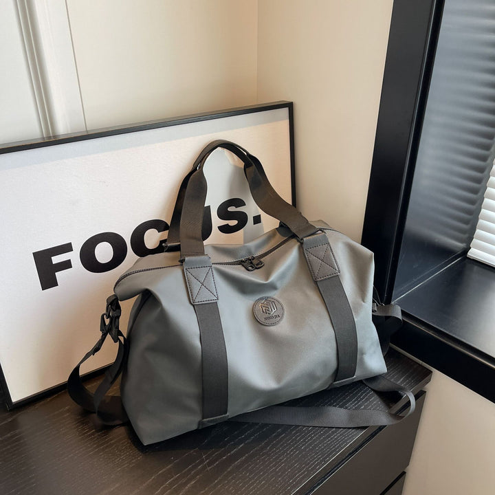 Water-Resistant Sport Duffel Bag Bowlift