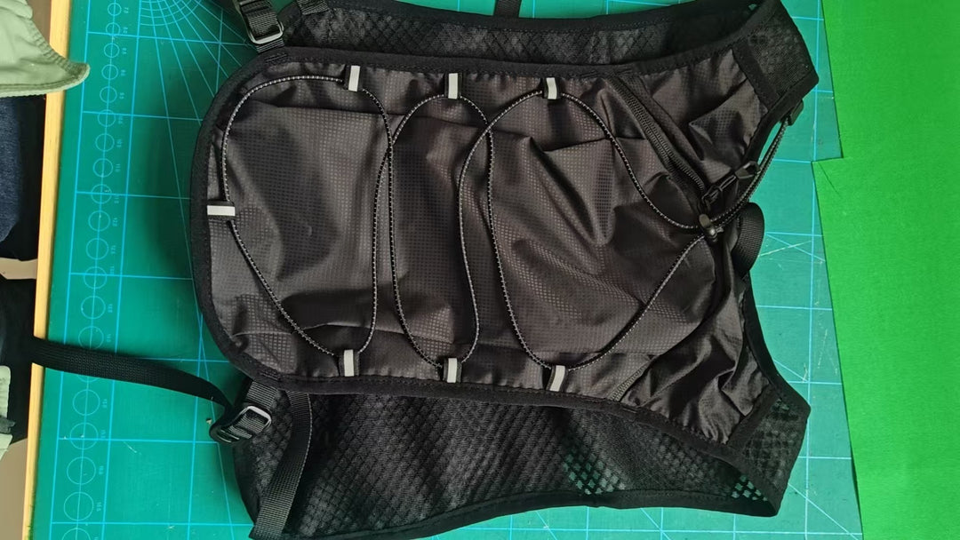 Hydration Pack with Ergonomic Design Bowlift