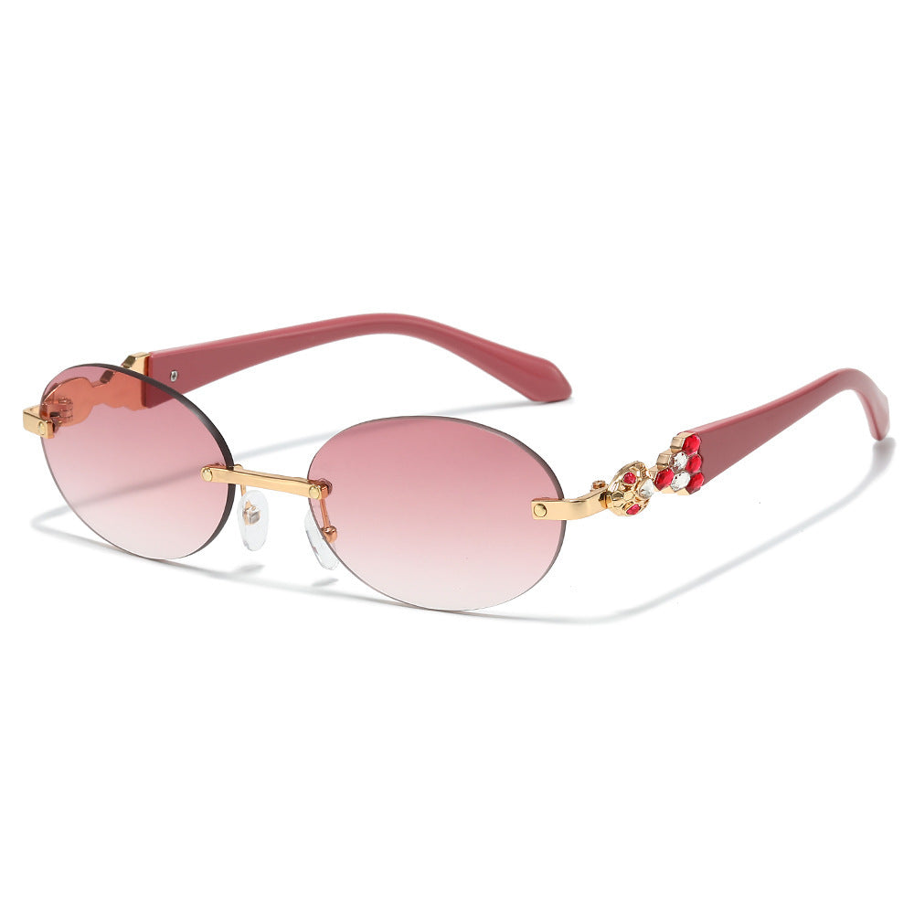 Fashion-Forward Decorative Oval Sunglasses Bowlift
