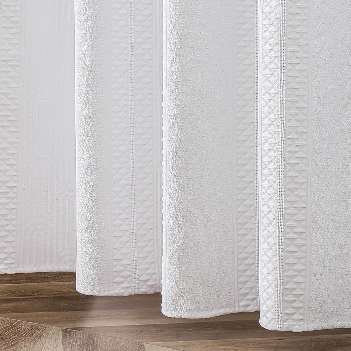 Textured Leaf Pattern Shower Curtain Bowlift