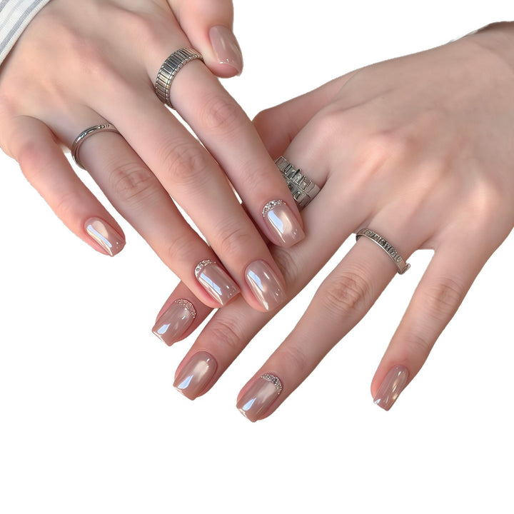 Artificials nails with precious shimmering accents Bowlift
