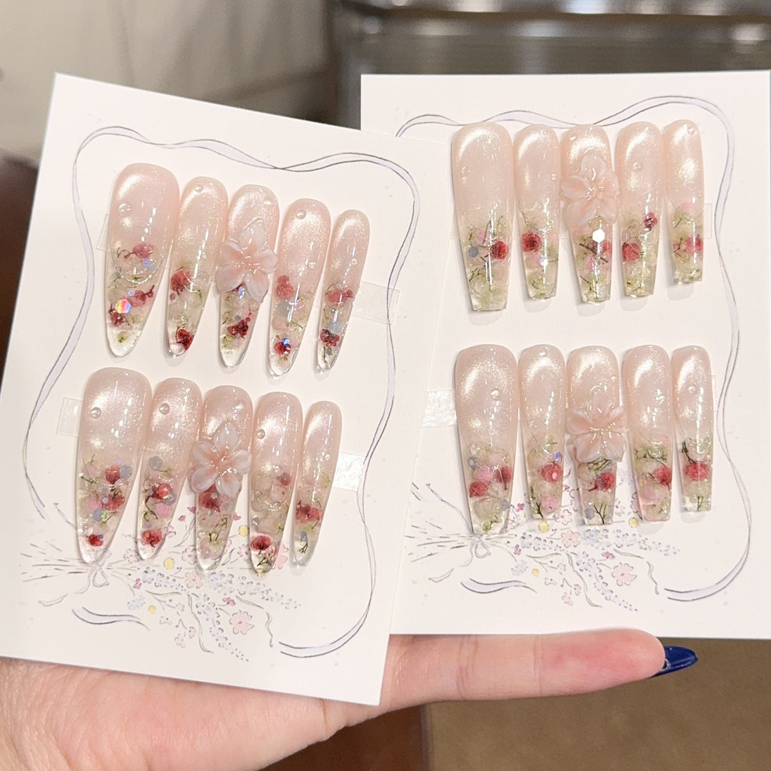 Artificial nail tips with floral details Bowlift