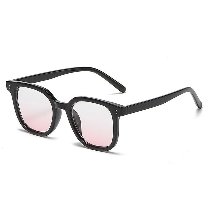 Women striking retro sunglasses with yellow-tinted lenses Bowlift