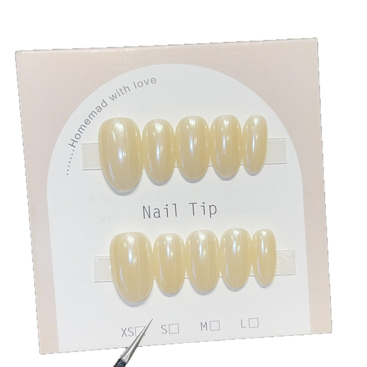 Artificial Nail Tips with Natural Shine Bowlift