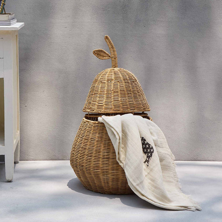 Playful decorative basket in pear shape Bowlift
