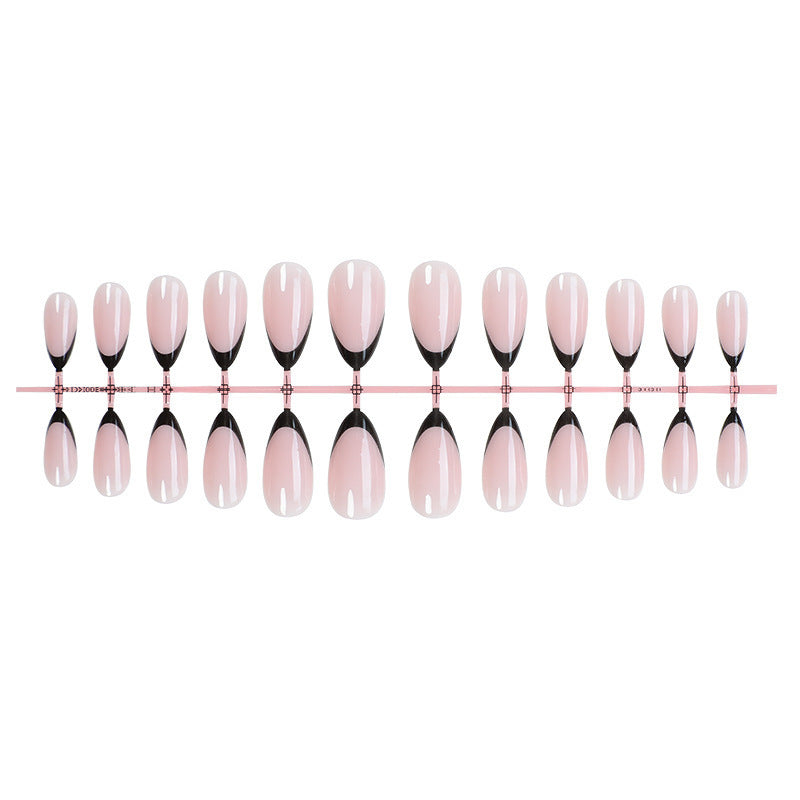 Artificial nail set with elegant black and white lace design Bowlift