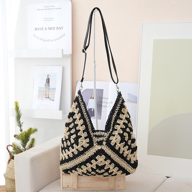 Handmade shoulder bag made from natural materials Bowlift