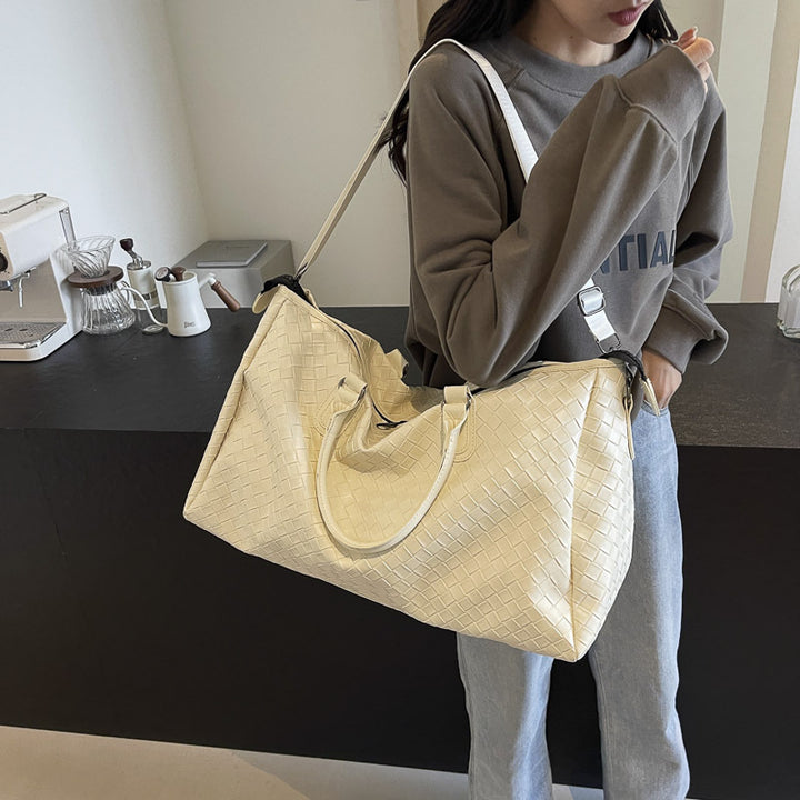 Handcrafted Travel Bag Made of Woven Leather Bowlift