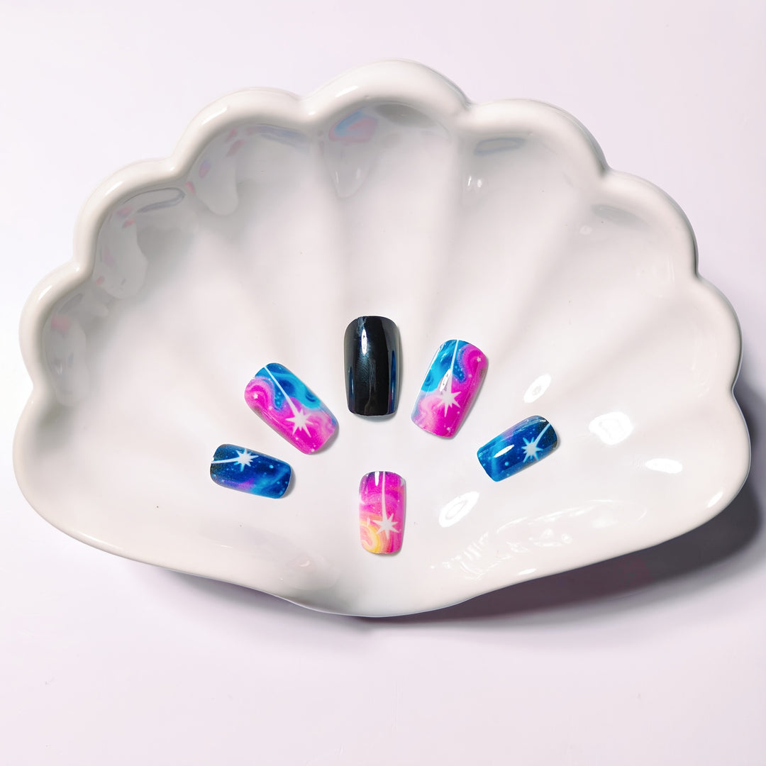 Galactic-Themed Nail Art Bowlift