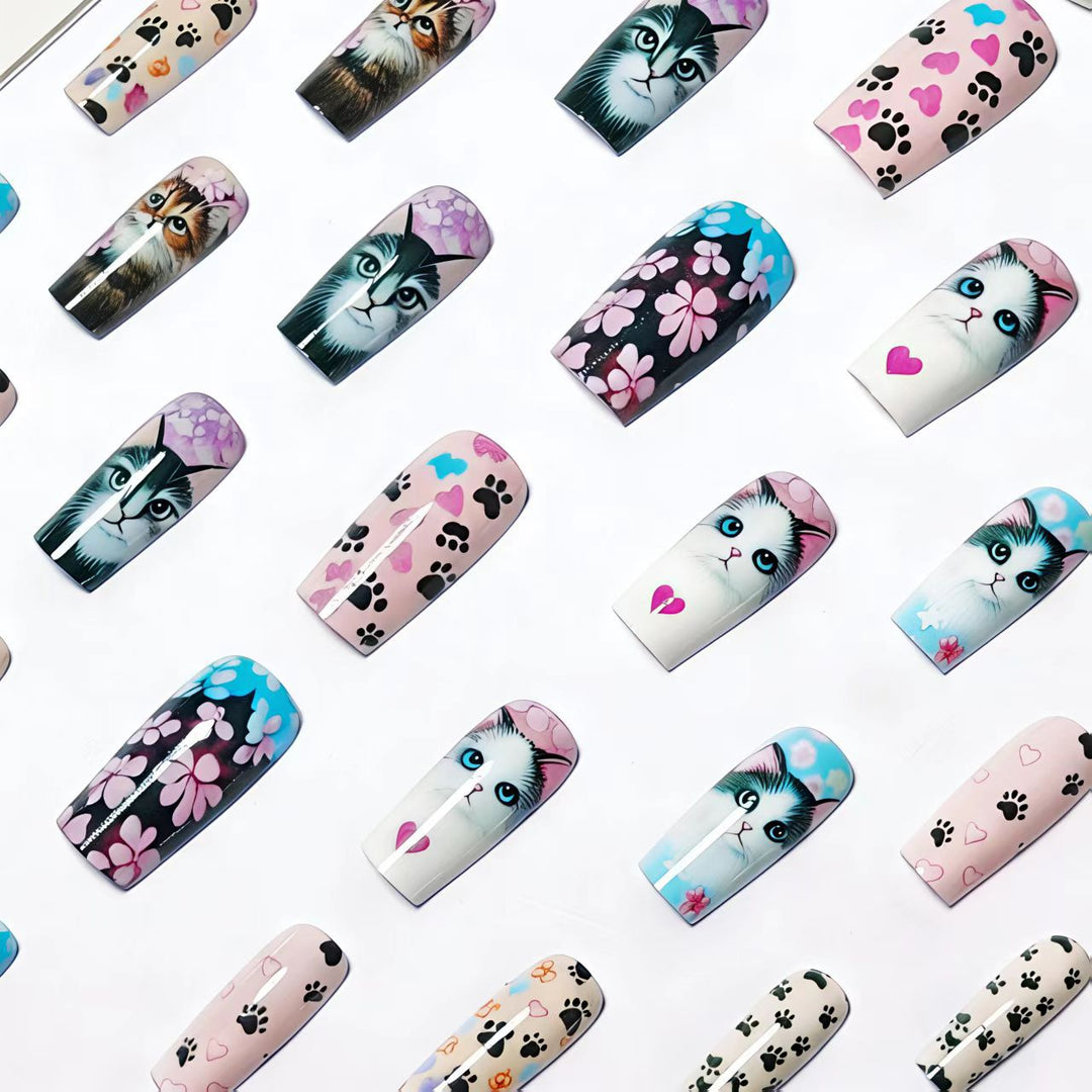 Creative artificial nails with playful cat pattern Bowlift