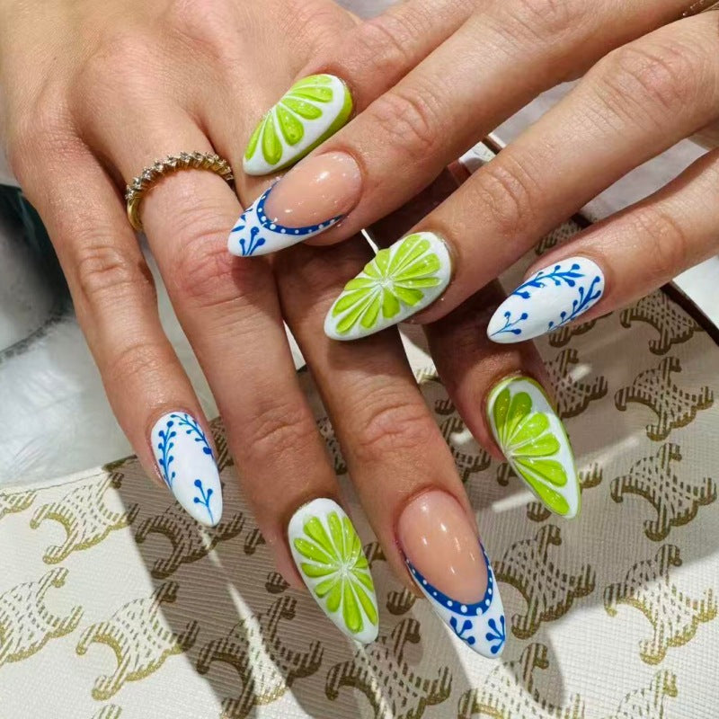 Animal-Inspired Press-On Nail Art Set Bowlift