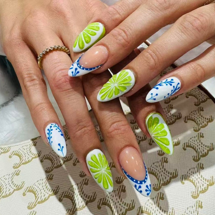 Animal-Inspired Press-On Nail Art Set Bowlift