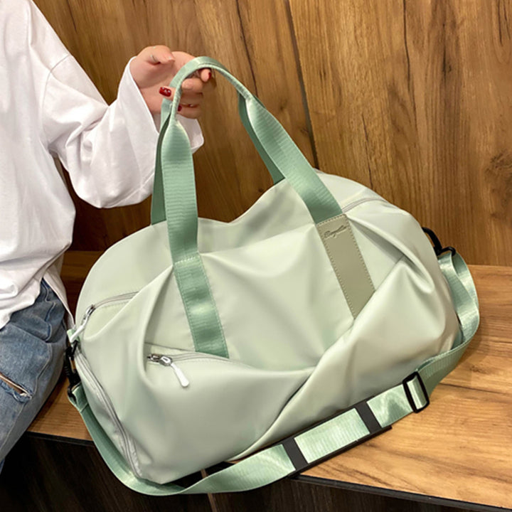 Multifunctional sports and travel bag with ergonomic design Bowlift