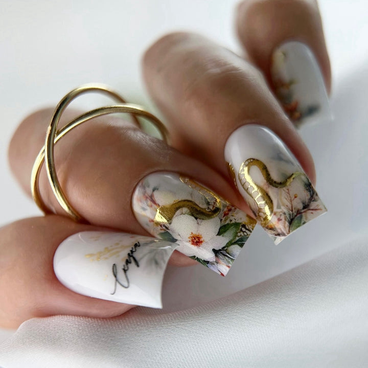 Artificial nails with floral and artistic design Bowlift