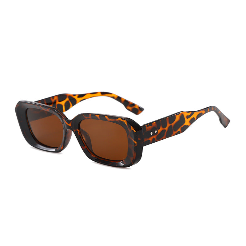 Women's Fashion Oversized Sunglasses with High-Quality Plastic Frame Bowlift
