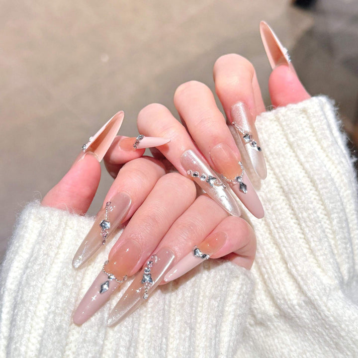 Glamorous Rhinestone-Embellished Press-On Nail Extensions Bowlift