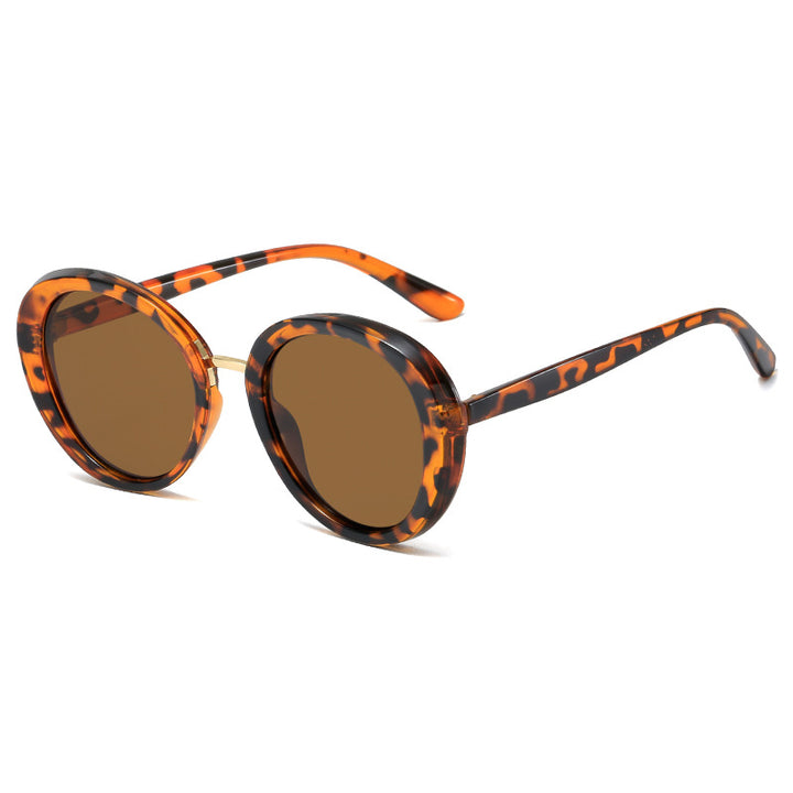 Women's Vintage Sunglasses in Elegant Shield Design Bowlift