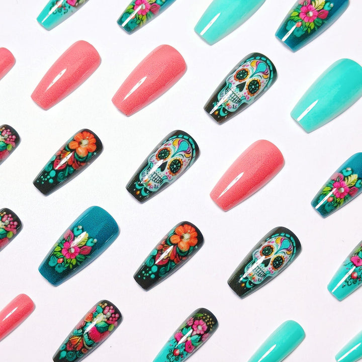 Artificial nails with festive skull design Bowlift