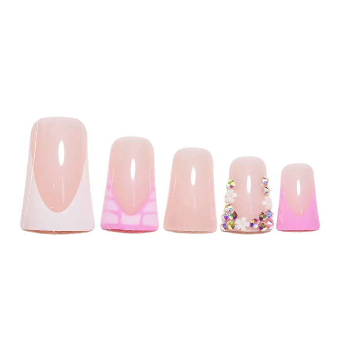 Glamorous Rhinestone-Embellished Nail Art Bowlift