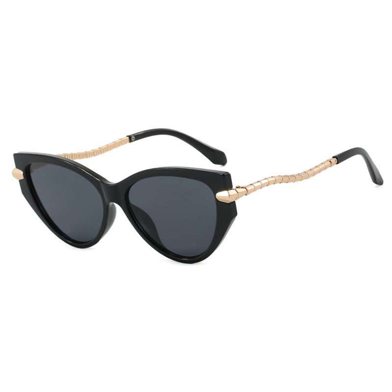 Ladies Cat-Eye Sunglasses with elegant metal frame and fashionable accents Bowlift