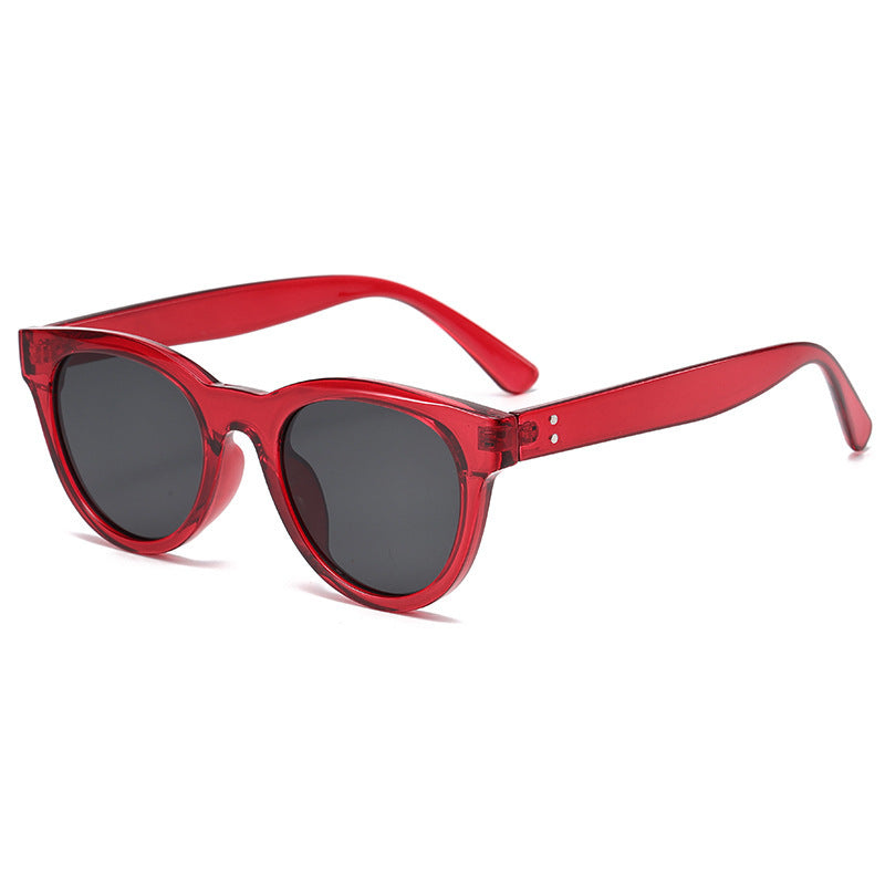Women Fashionable Oversized Sunglasses in Elegant, Curved Design Bowlift