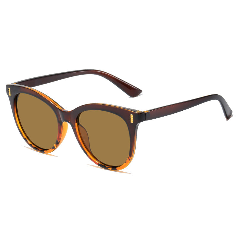 Women's fashionable cat-eye sunglasses with striking design Bowlift