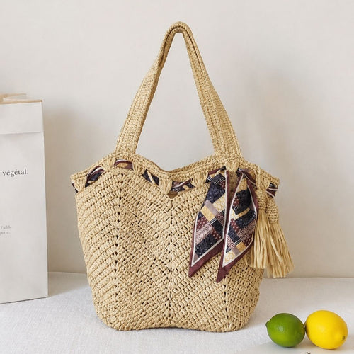 Handmade beach bag with playful pleat and tassels Bowlift